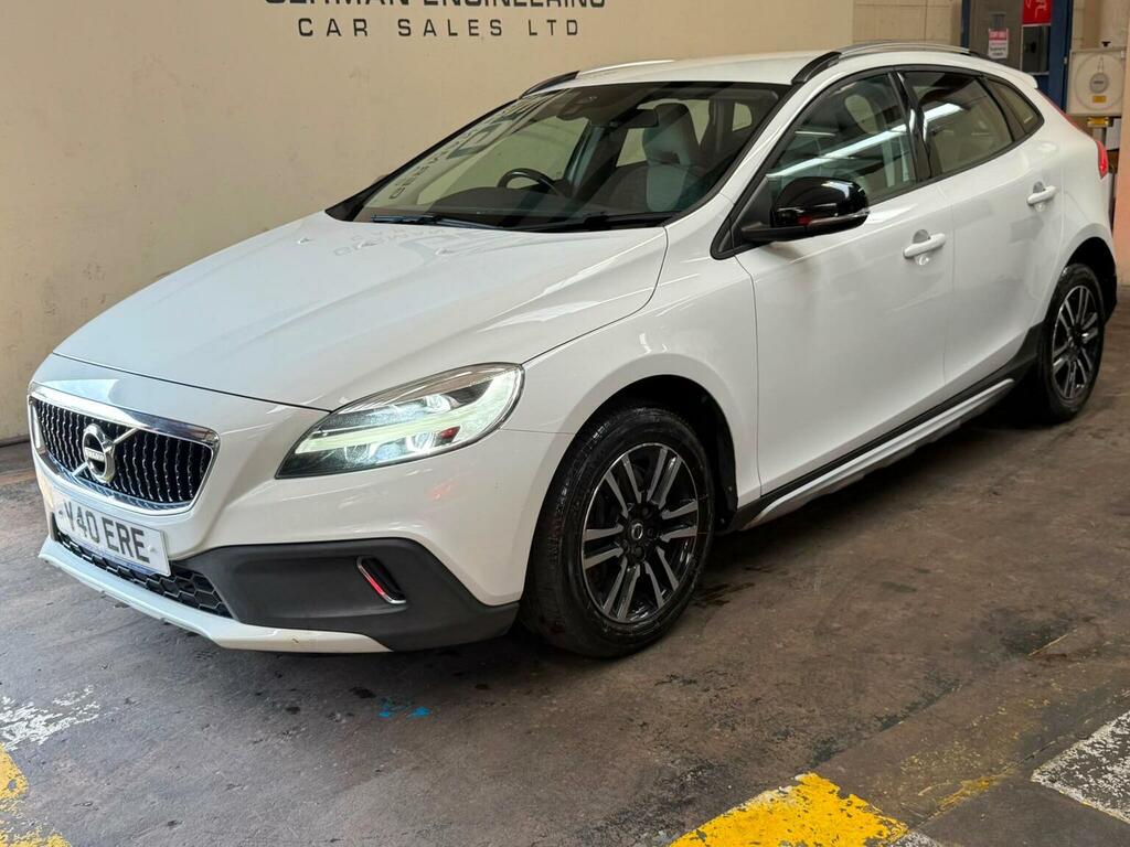 Volvo V40 Cross Country Hatchback 2.0 D2 Euro 6 Ss 201666 White