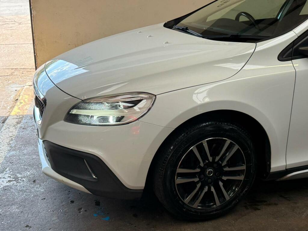 Volvo V40 Cross Country Hatchback 2.0 D2 Euro 6 Ss 201666 White #3