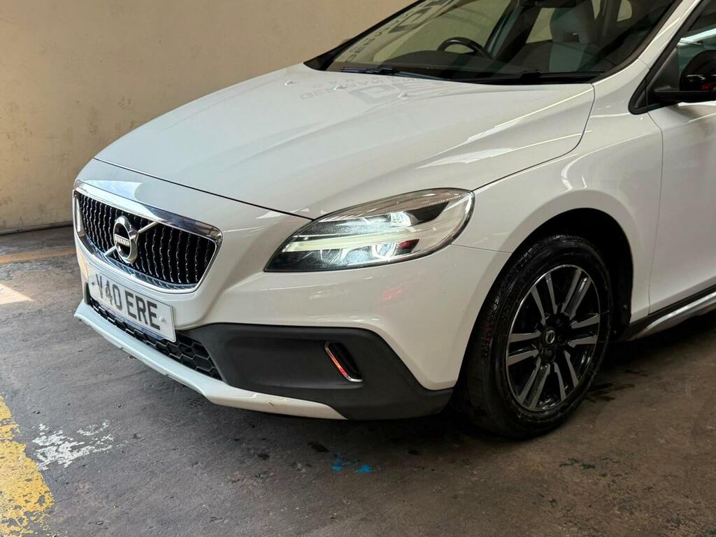 Volvo V40 Cross Country Hatchback 2.0 D2 Euro 6 Ss 201666 White #2