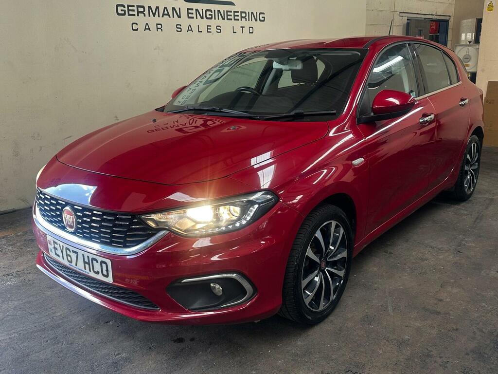 Fiat Tipo 1.6 Multijetii Lounge Euro 6 Ss Red