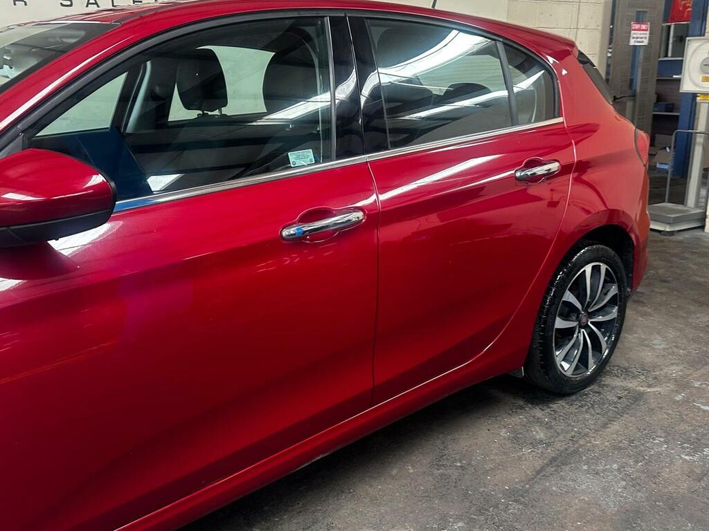 Fiat Tipo 1.6 Multijetii Lounge Euro 6 Ss Red #4