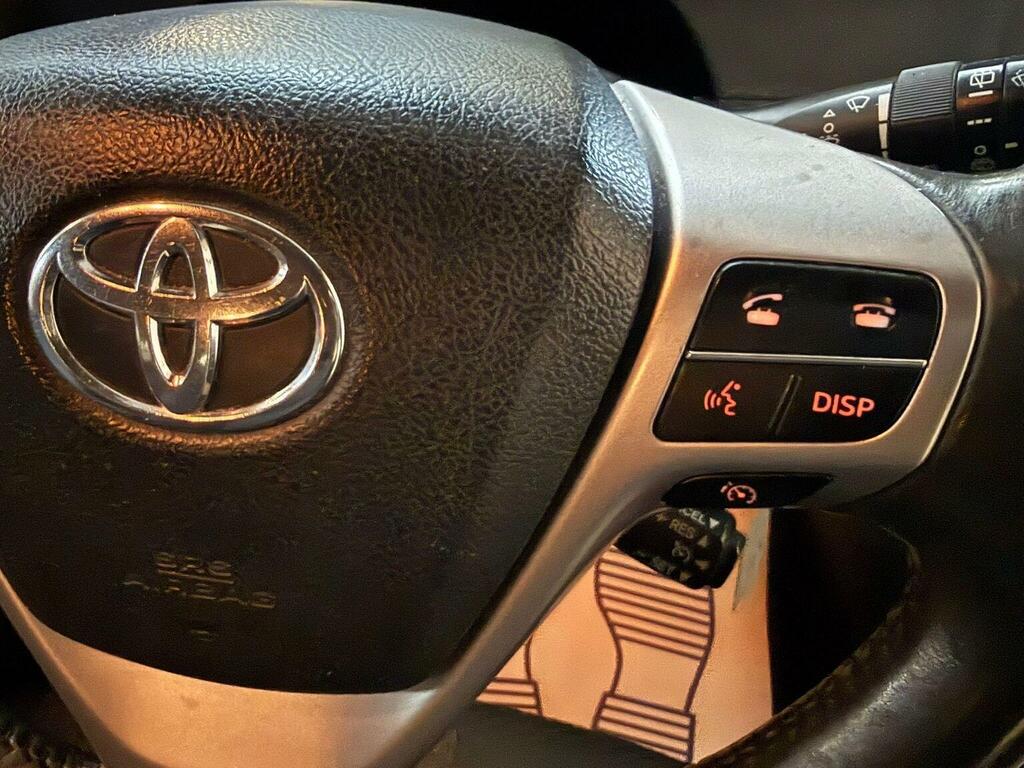 Toyota Verso 1.8 Valvematic Icon 145 Bhp Grey #25