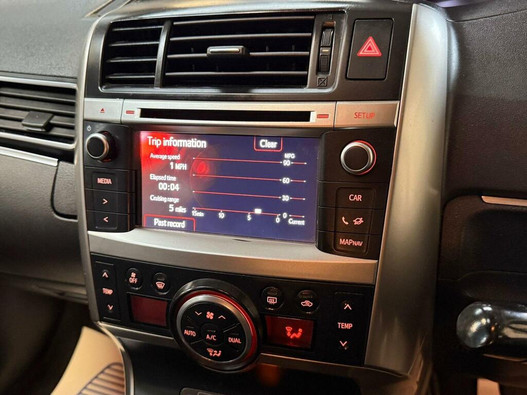 Toyota Verso 1.8 Valvematic Icon 145 Bhp Grey #19