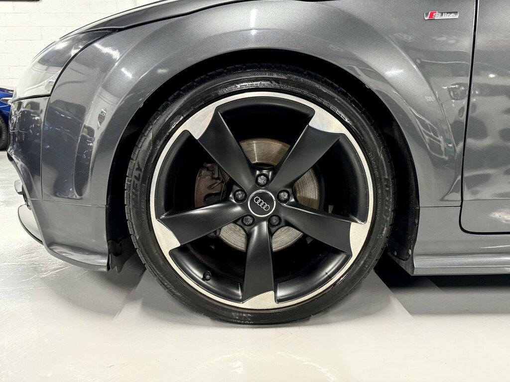Audi TT 2.0 Tdi Black Edition Grey #4