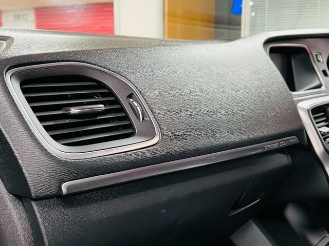 Volvo V40 Cross Country T3 Gpf Nav Plus FX68GPY Black #5