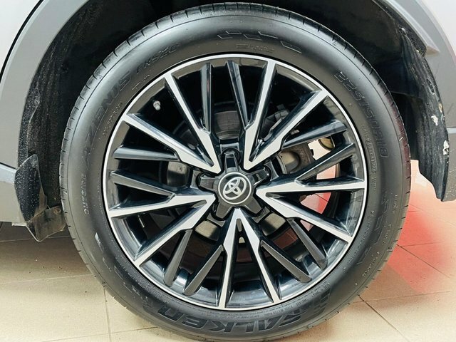 Toyota C-Hr Vvt-h Excel Suv DG18PNX Silver #5