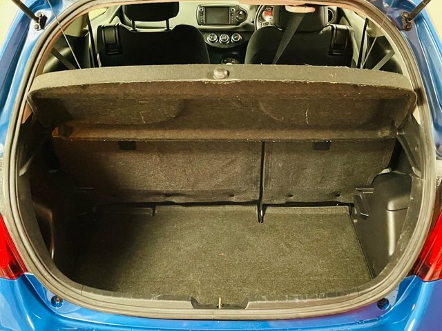 Toyota Yaris Silver #13