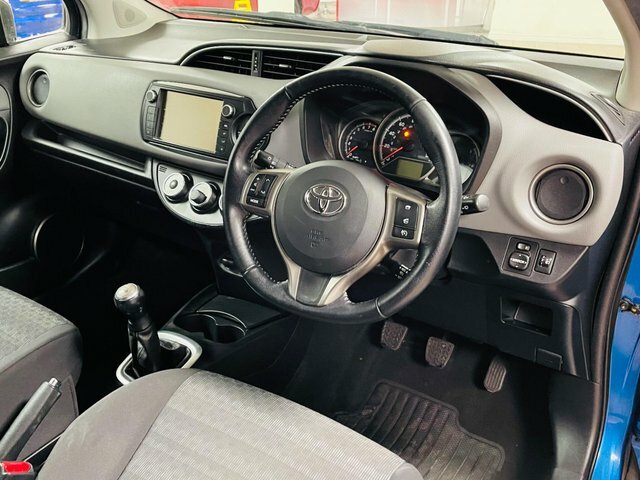 Toyota Yaris Silver #9