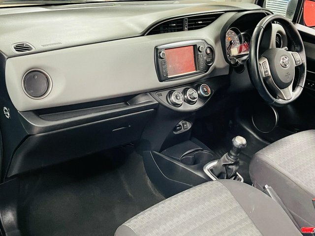 Toyota Yaris Silver #7