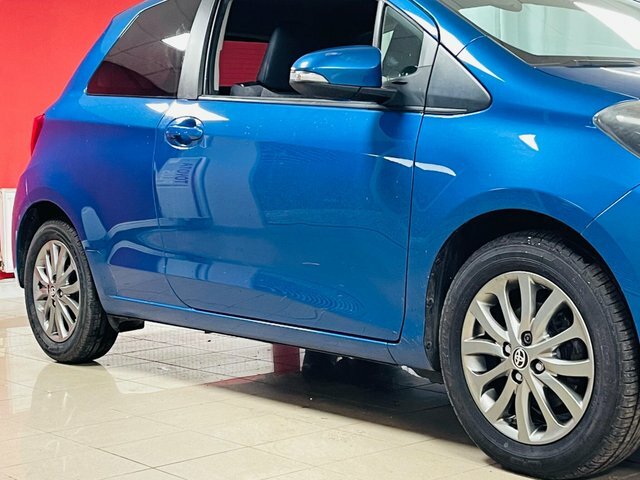 Toyota Yaris Silver #23