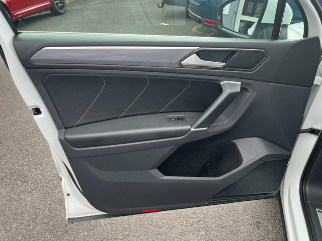 Volkswagen Tiguan Se Navigation Grey #26