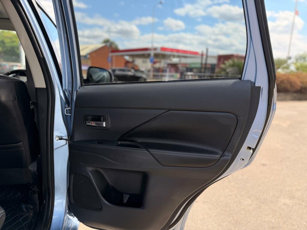 Mitsubishi Outlander Outlander Gx 4 Di-d Red #26