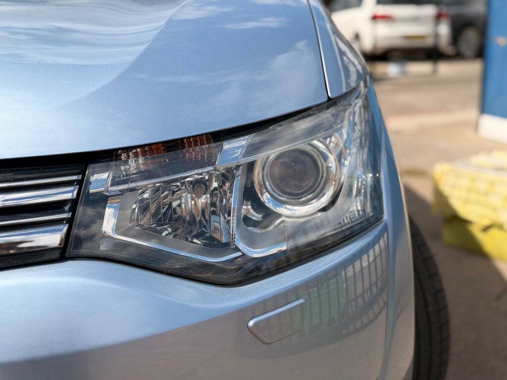 Mitsubishi Outlander Outlander Gx 4 Di-d Red #36