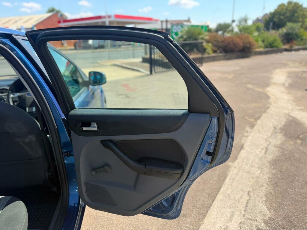 Ford Focus 1.6 Zetec Hatchback 161 Gkm, 9 Blue #23