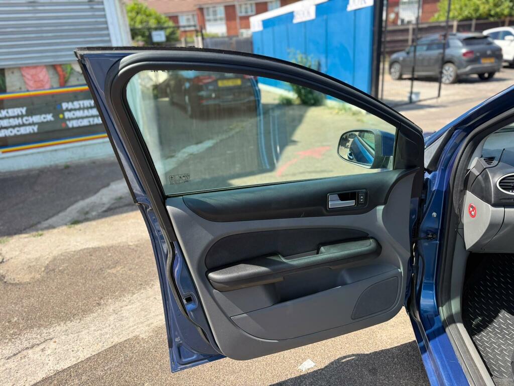 Ford Focus 1.6 Zetec Hatchback 161 Gkm, 9 Blue #24