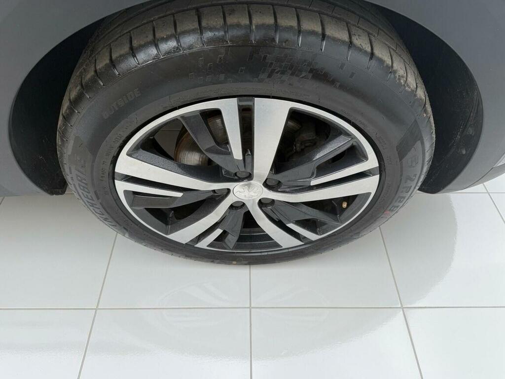 Peugeot 5008 Allure Green #31