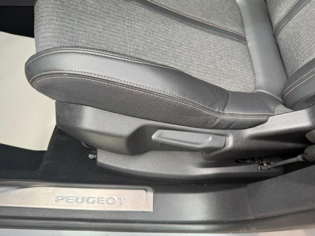 Peugeot 5008 Allure Green #26