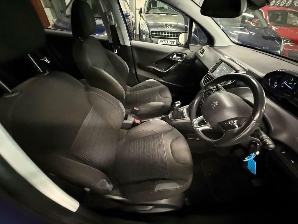Peugeot 208 Hatchback 1.2 Vti Puretech Style Euro 6 2015 Red #9