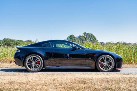 Aston Martin Vantage S V12 Black #4