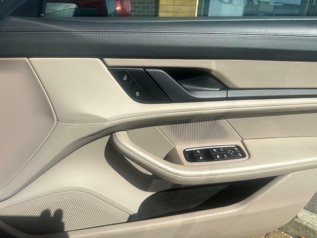 Porsche Taycan 500Kw Turbo 93Kwh 22Kw 5 Seat White #18