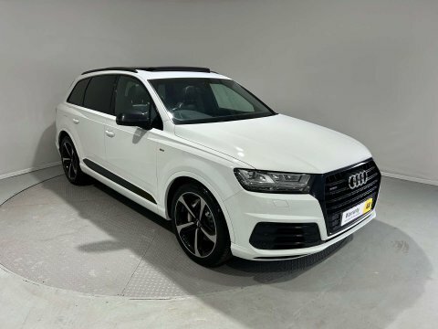 Audi Q7 3.0 Q7 Black White