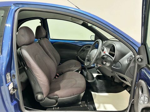 Ford KA 1.3 Style Hatchback 147 Gkm, 6 Red #7