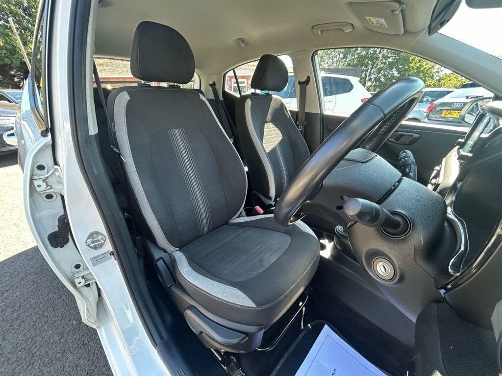 Hyundai I10 1.2L Se Connect White #6