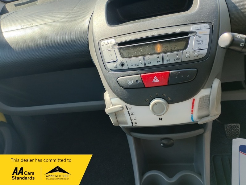 Peugeot 107 Urban20 Rd Tax2 Keys Yellow #4