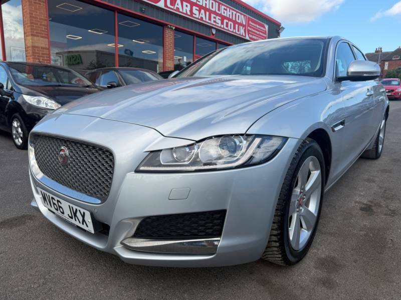 Jaguar XF 2.0D 180 Portfolio Awd Silver
