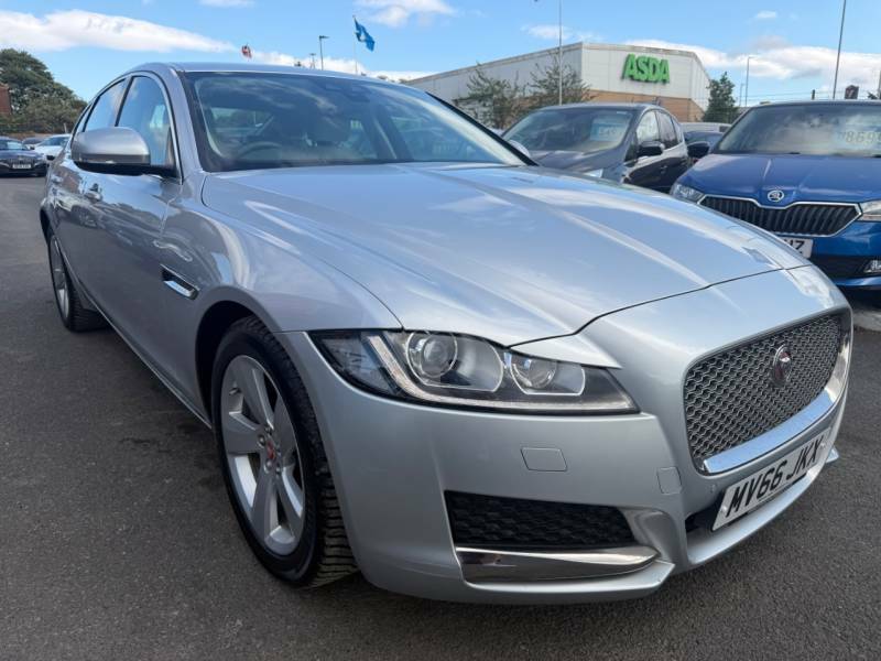Jaguar XF 2.0D 180 Portfolio Awd Silver #2