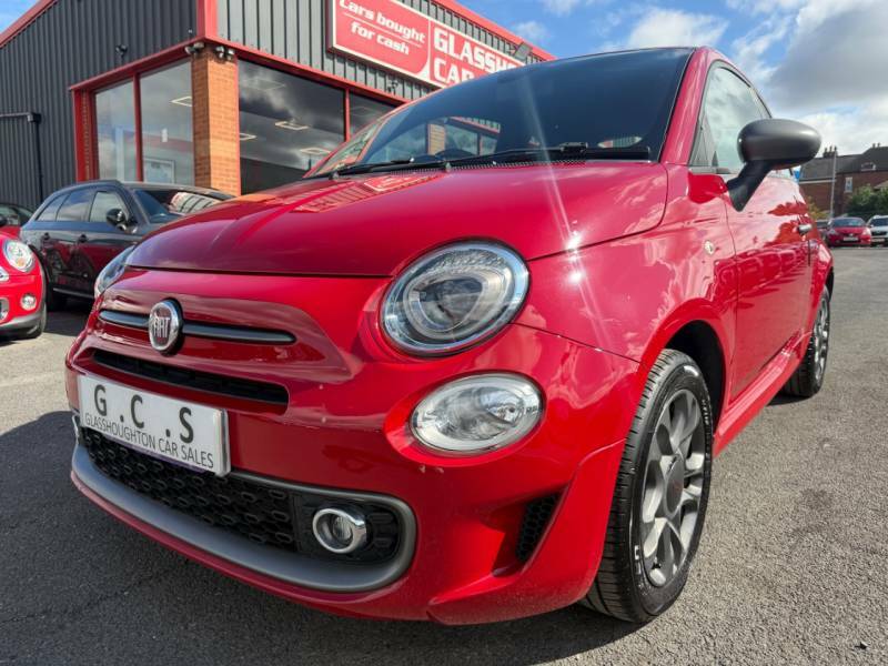 Fiat 500 1.2 S - 1 Former Keeper - 5 Service Stamps - 2 Red