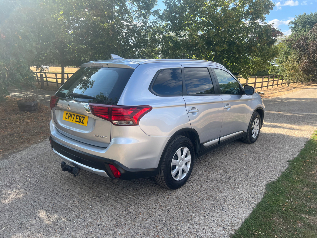 Mitsubishi Outlander Di-d Commercial 2 Seater #3