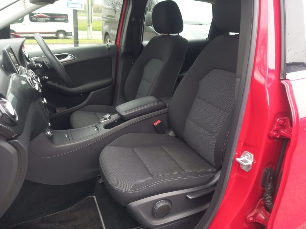 Mercedes-Benz B Class 1.6 Only 22,000 Miles Red #3