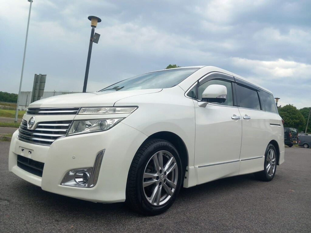 Nissan Elgrand E52 2.5 White