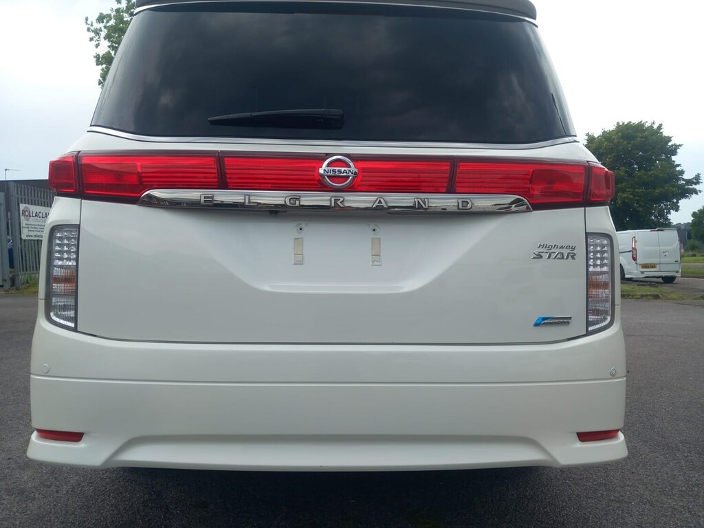 Nissan Elgrand E52 2.5 AX13EUD White #3