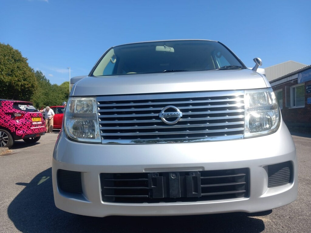 Nissan Elgrand 2.5 V8 Highway Star Black #22