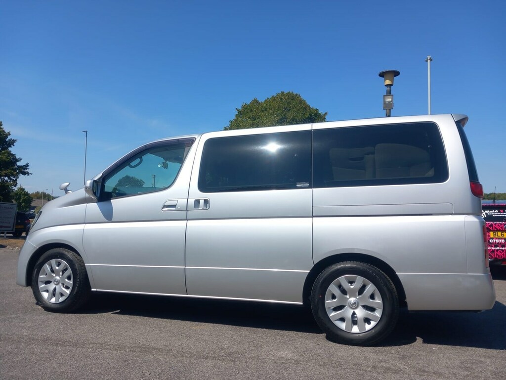 Nissan Elgrand 2.5 V8 Highway Star Black #24