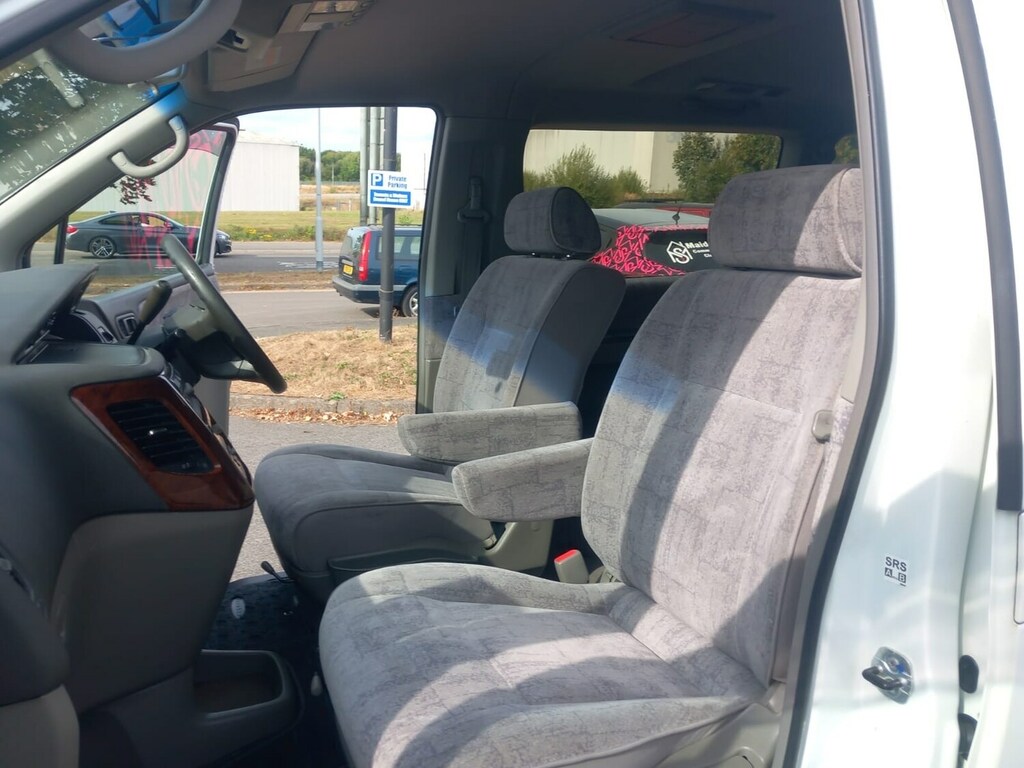 Nissan Elgrand 3.5 4X4 Disabled Rear Lift Ramp Mobi White #2