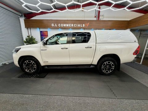 Toyota HILUX 2.4 D-4d Invincible White #2