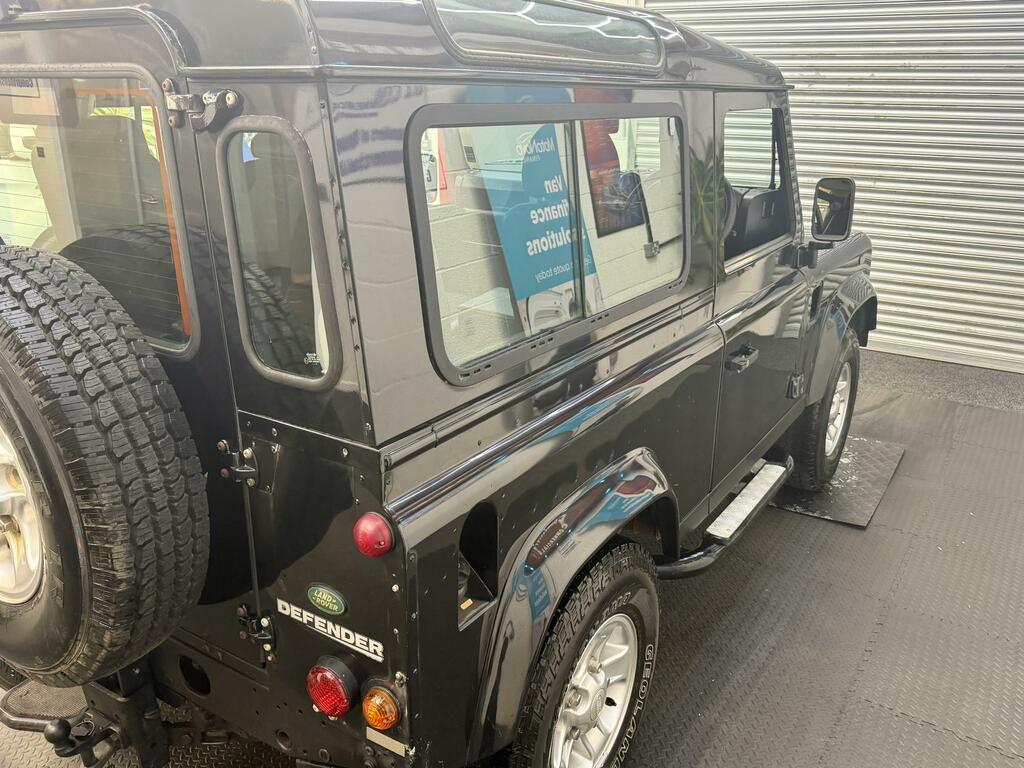 Land Rover Defender 90 2.4 90 County Station Silver #7