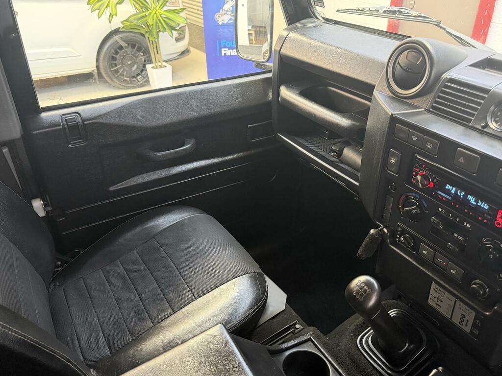 Land Rover Defender 90 2.4 90 County Station Silver #17