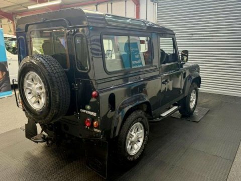 Land Rover Defender 2.4 Tdci Xs Black #6
