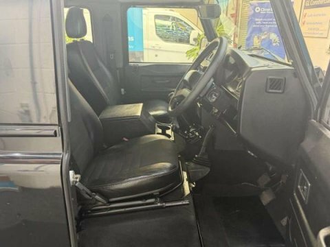 Land Rover Defender 110 Xs Station Wagon Green #32