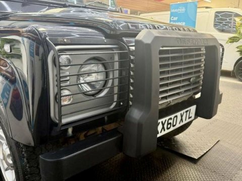 Land Rover Defender 110 Xs Station Wagon Green #10