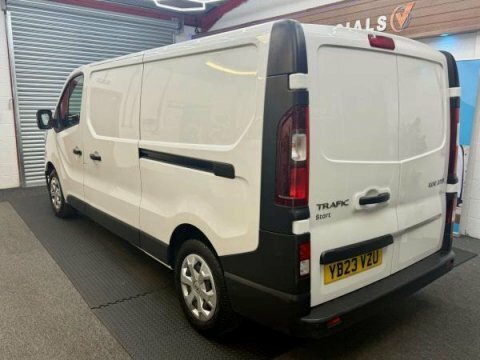Renault Trafic 2.0 Dci Blue White #4