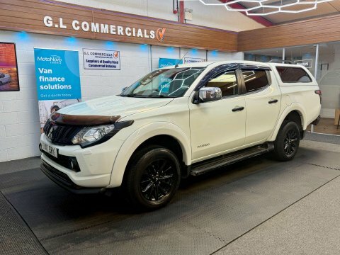 Mitsubishi L200 2.4 Di-d Dc White