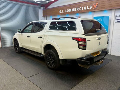 Mitsubishi L200 2.4 Di-d Dc White #3