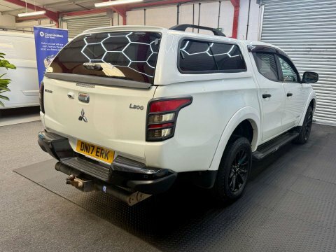 Mitsubishi L200 2.4 Di-d Dc White #4