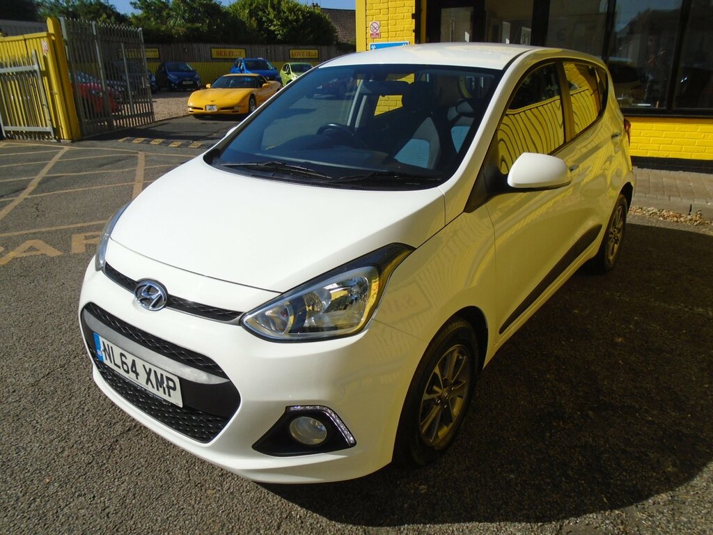 Hyundai I10 1.0 Premium Hatchback Euro 5 66 White #2