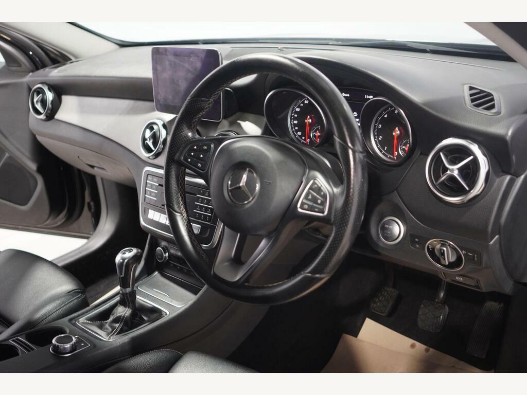 Mercedes-Benz GLA Class Gla 220 D 4Matic Sport Premium Grey #11